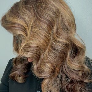 Meet your Posher, Chanel